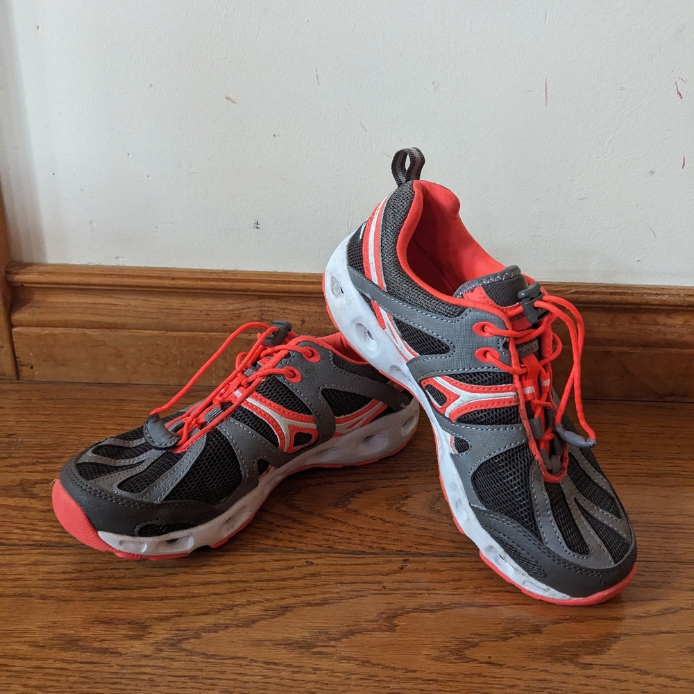Speedo Gray and Red Water Running Shoes Size 7